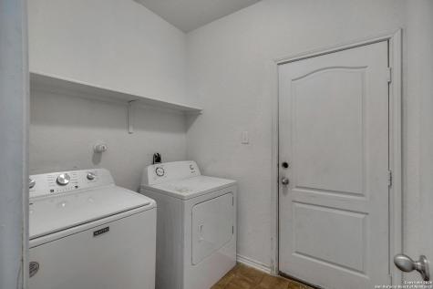 2435 Sundrop Bay San Antonio TX 78224