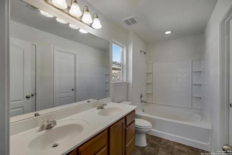 2435 Sundrop Bay San Antonio TX 78224