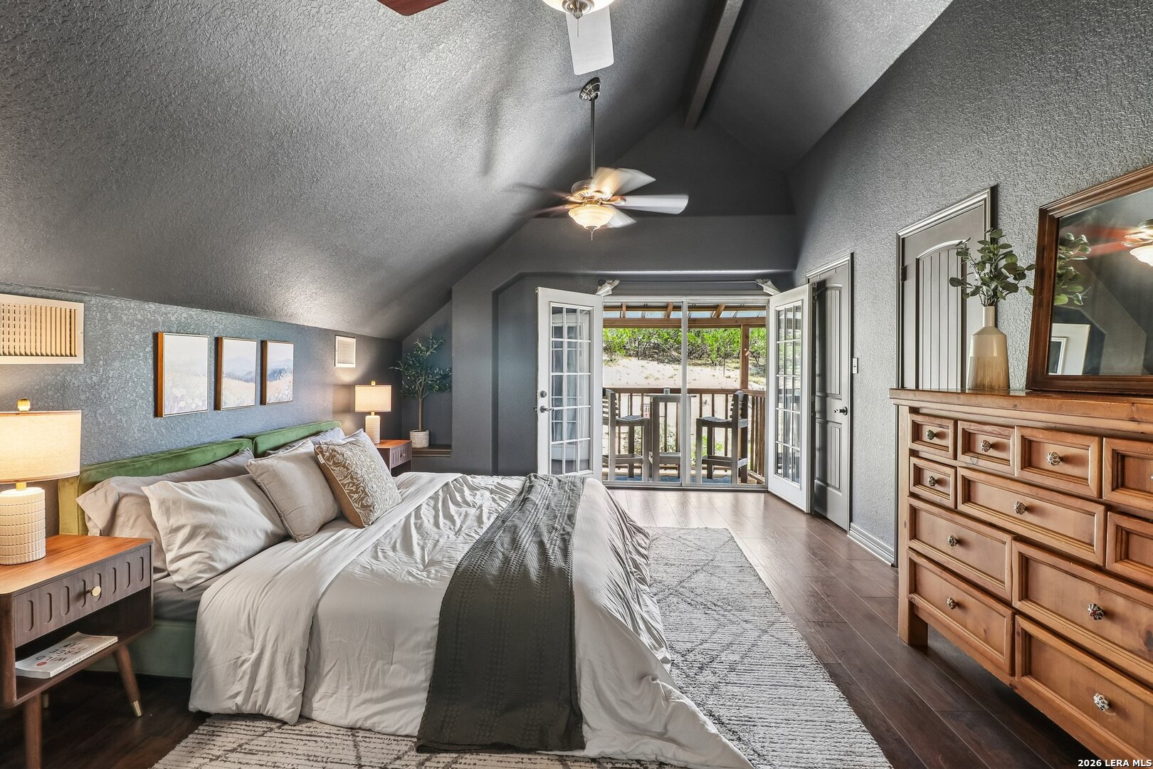 491 Forest Breeze Lakehills TX 78063