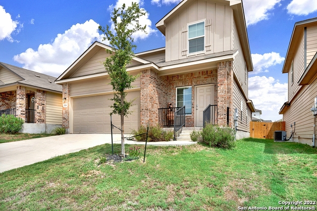 104 Hogans Alley Floresville TX 78114