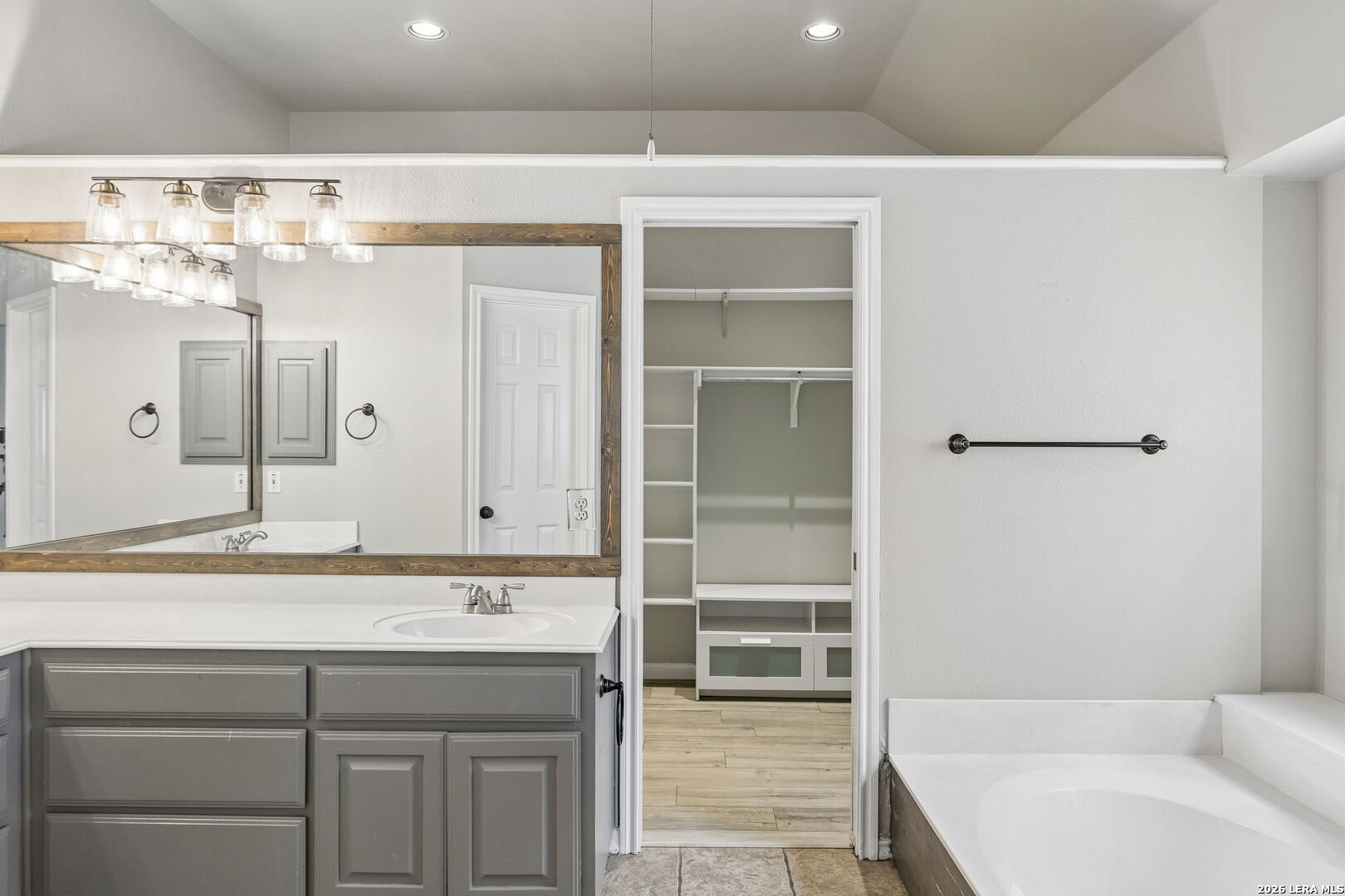 6542 Amber Oak San Antonio TX 78249