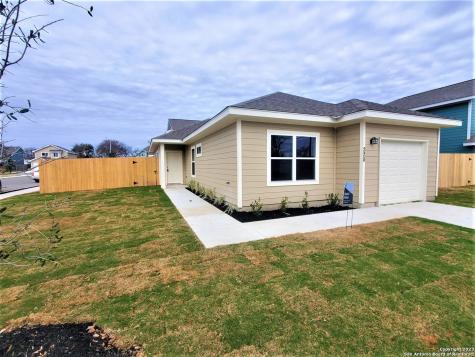 220 W Martindale Street Seguin TX 78155
