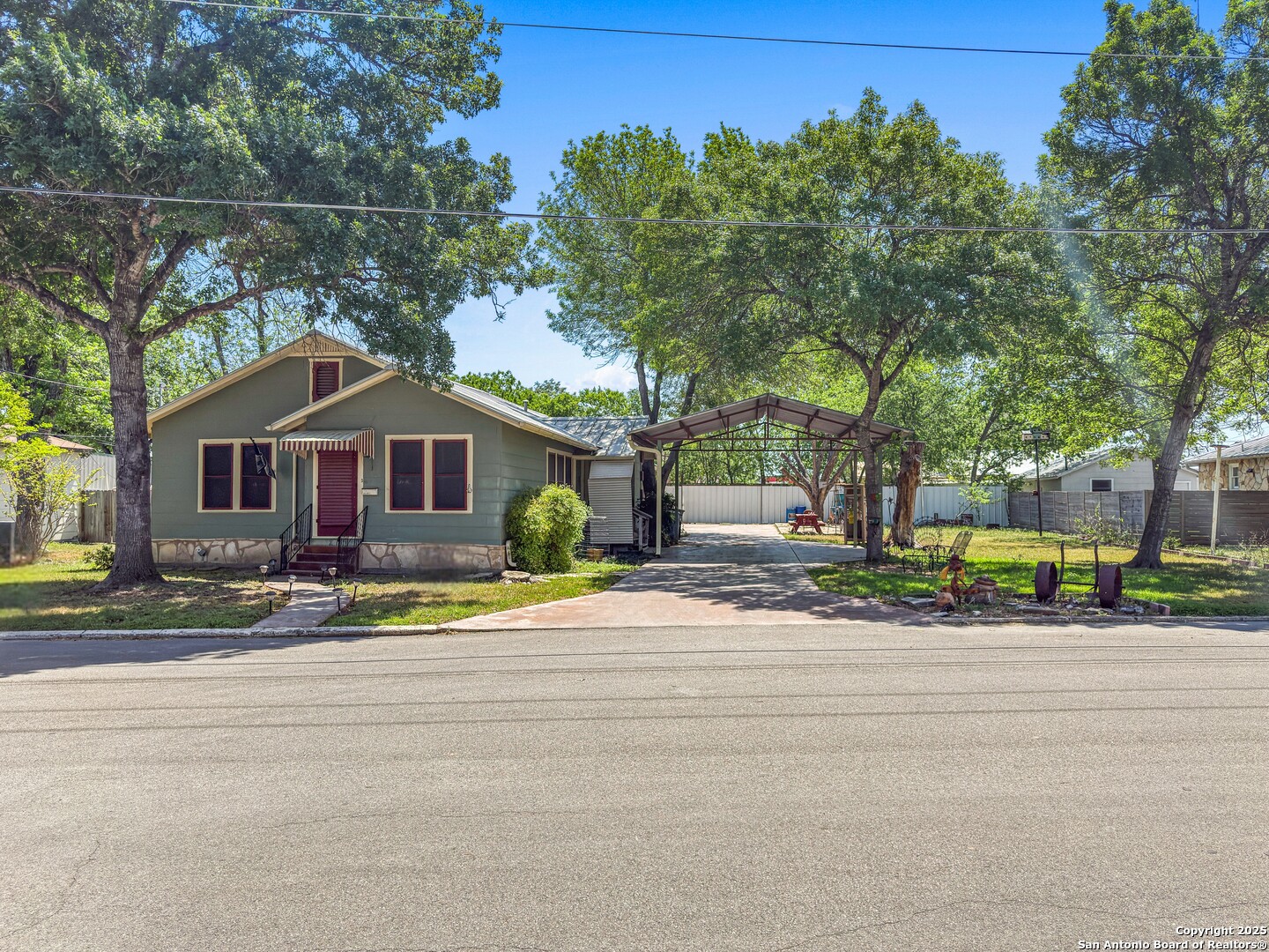 1175 W Coll New Braunfels TX 78130