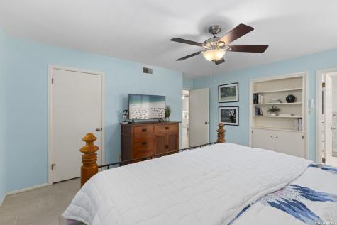 421 Windcrest Drive Windcrest TX 78239