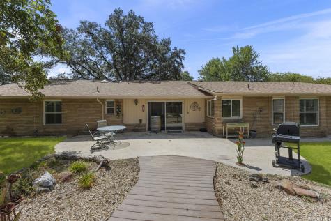 421 Windcrest Drive Windcrest TX 78239