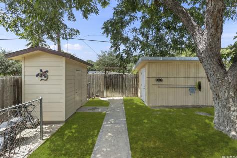 421 Windcrest Drive Windcrest TX 78239