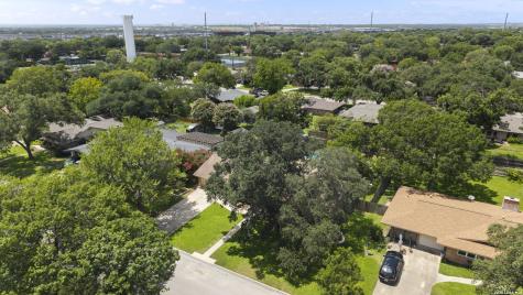421 Windcrest Drive Windcrest TX 78239