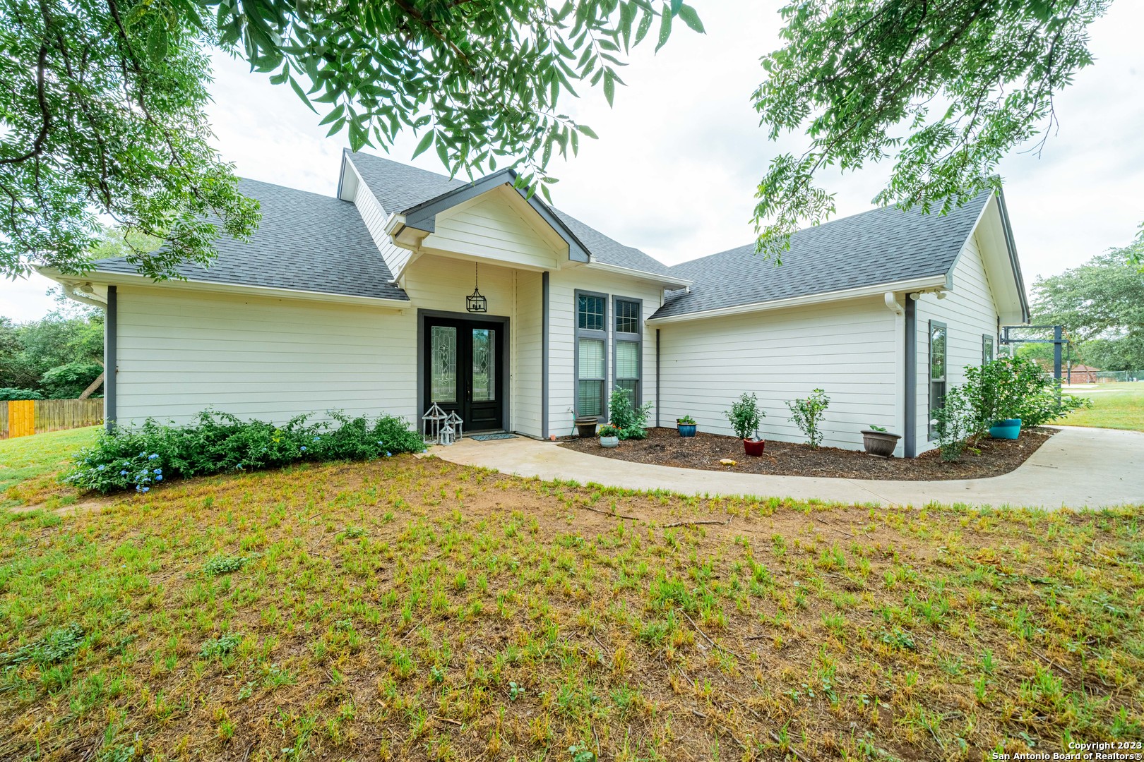 188 County Road 4516 Castroville TX 78009