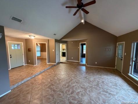 8918 Silent Cross San Antonio TX 78250