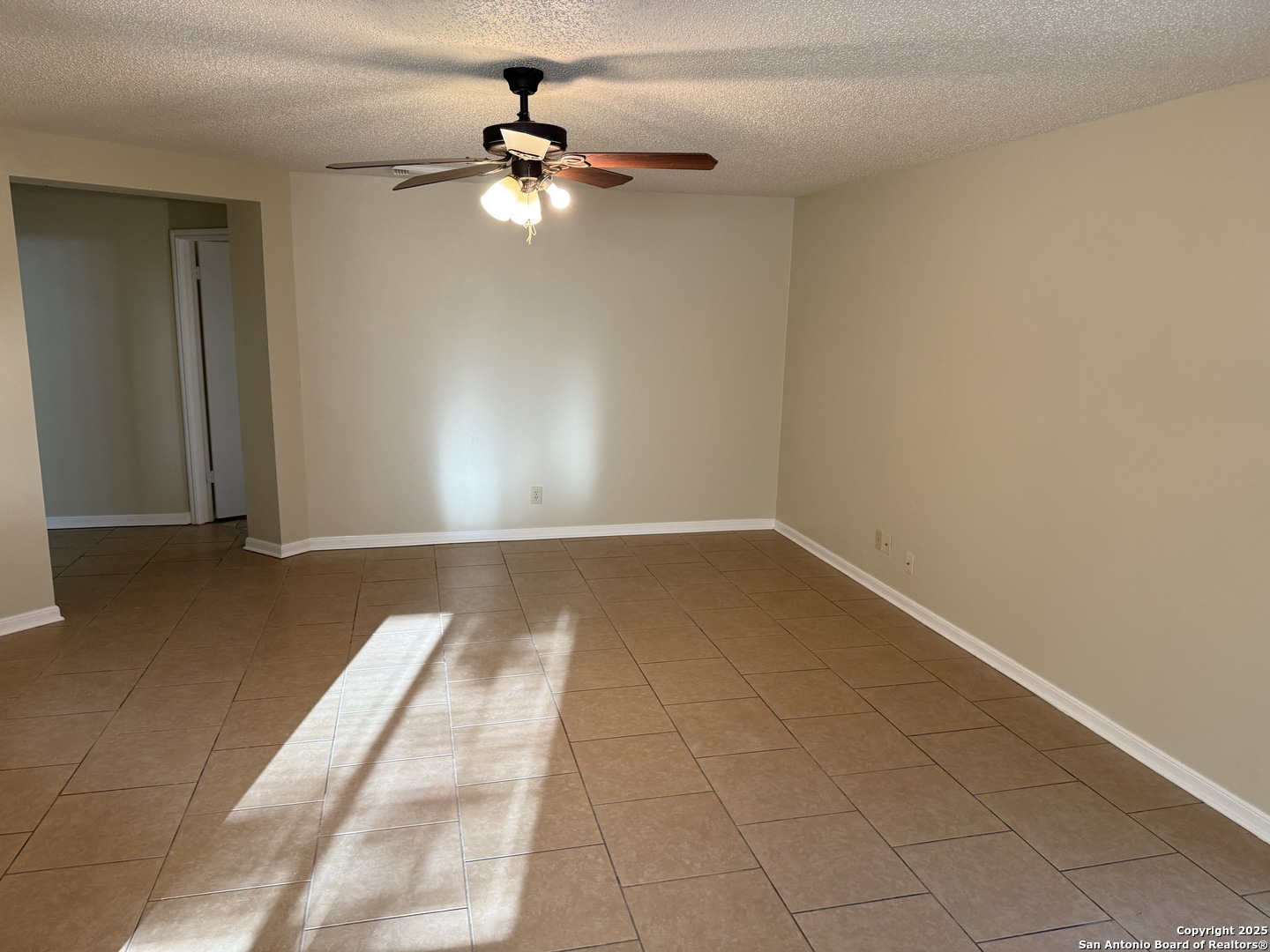 8015 Chestnut Gate Converse TX 78109