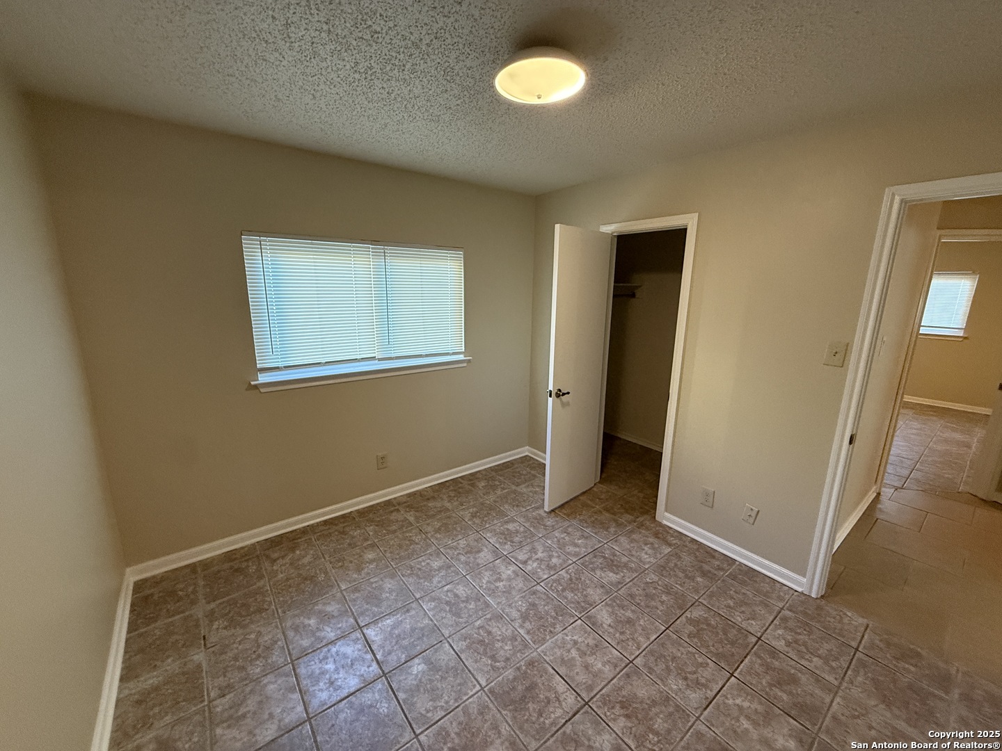 8015 Chestnut Gate Converse TX 78109