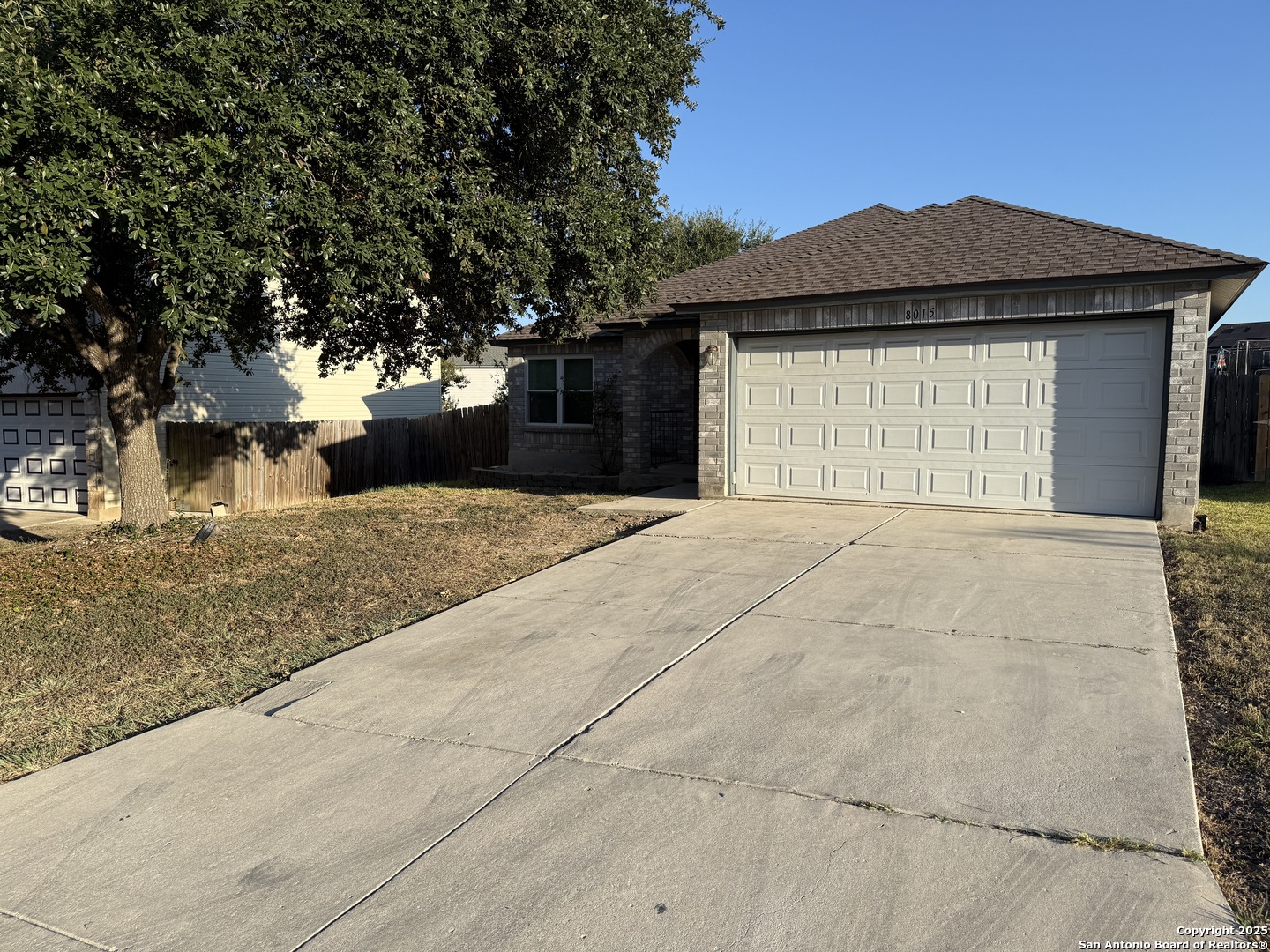 8015 Chestnut Gate Converse TX 78109