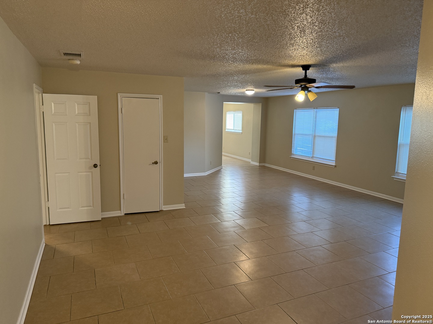 8015 Chestnut Gate Converse TX 78109