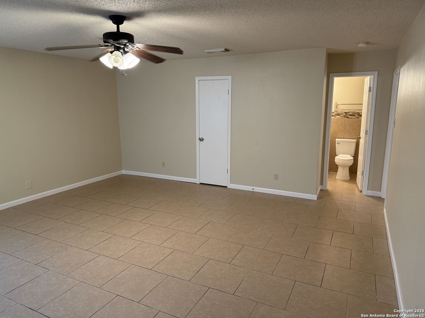 8015 Chestnut Gate Converse TX 78109