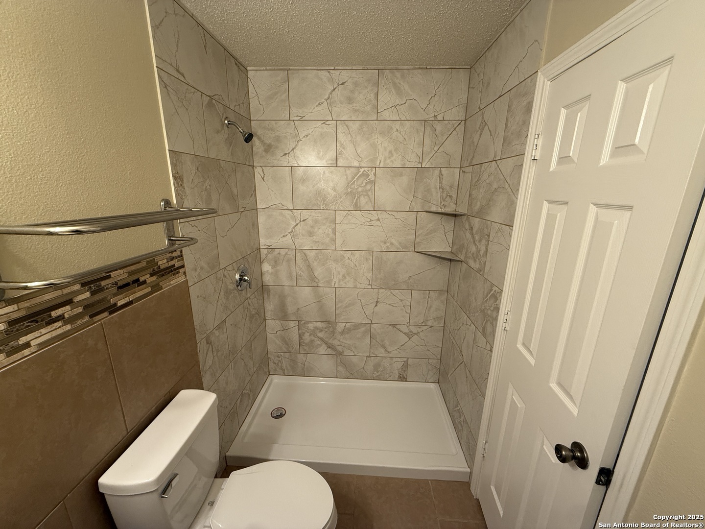 8015 Chestnut Gate Converse TX 78109