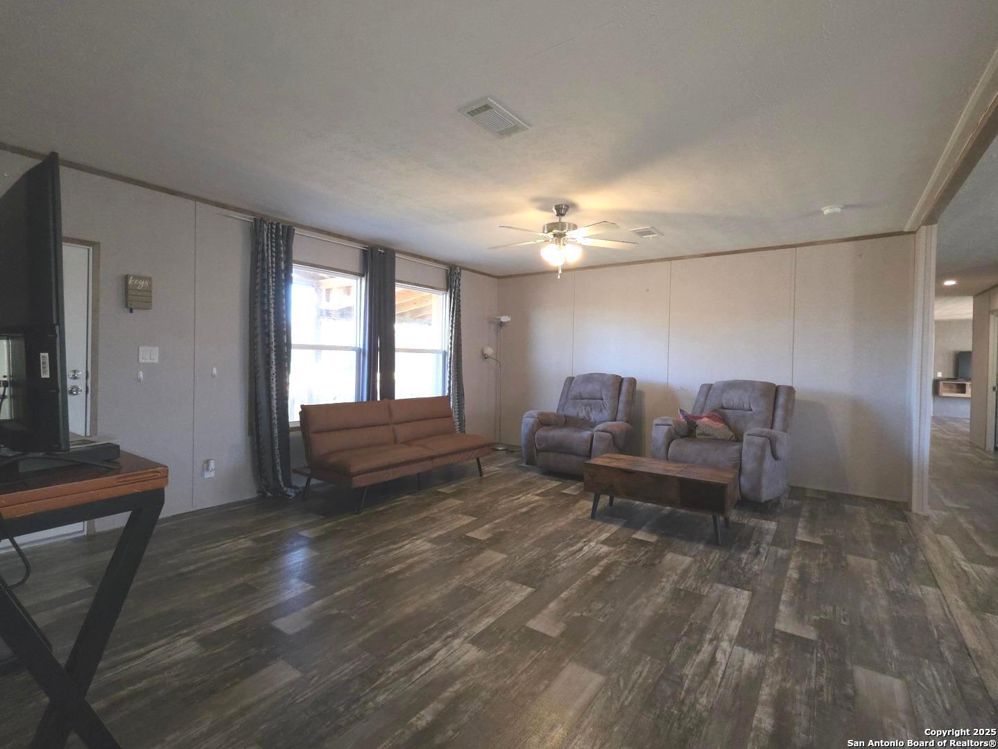 290 River Park Road Luling TX 78648