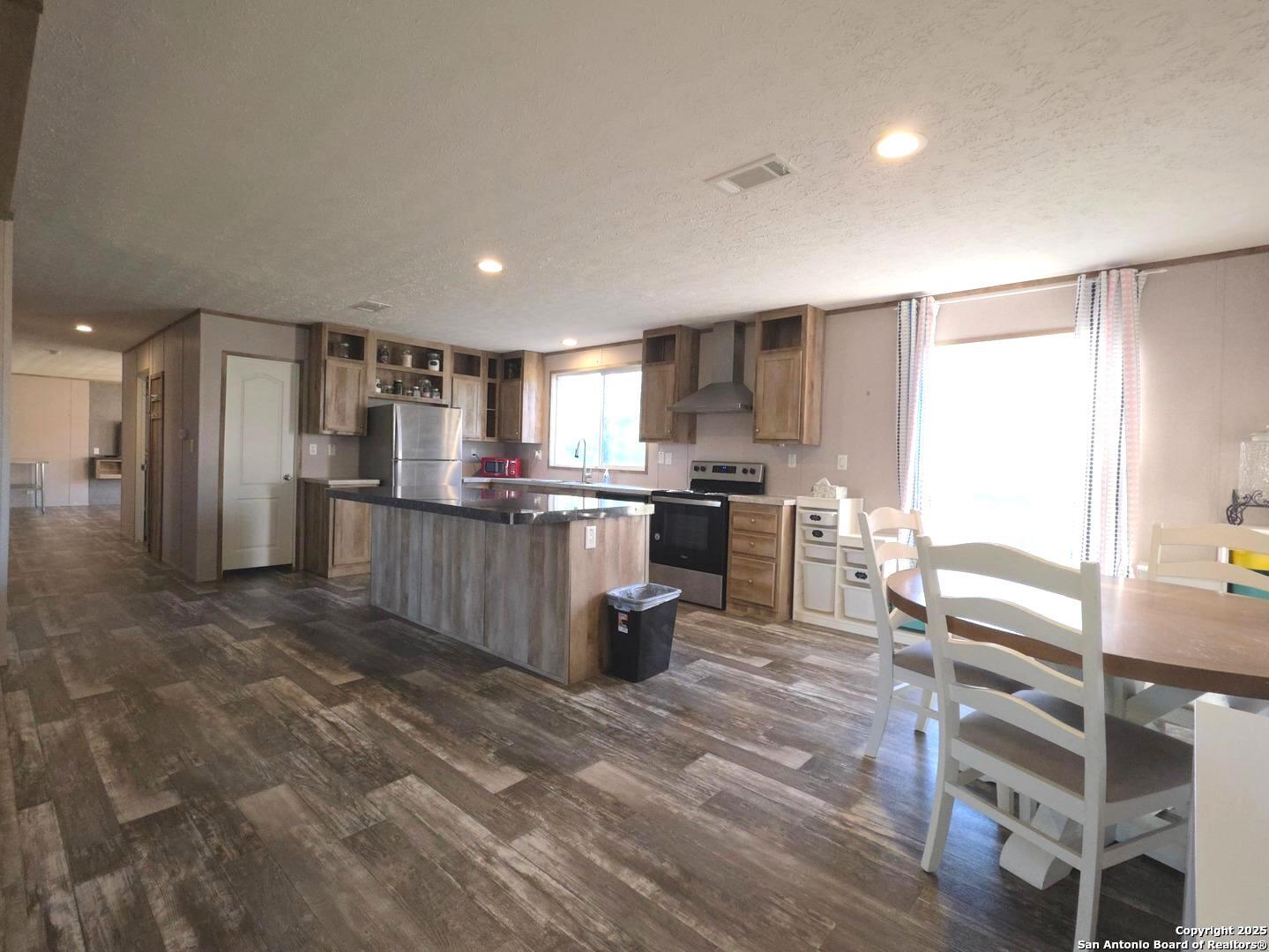 290 River Park Road Luling TX 78648