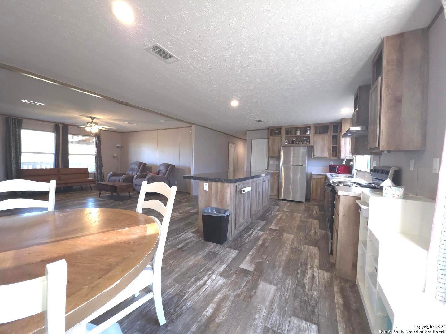 290 River Park Road Luling TX 78648