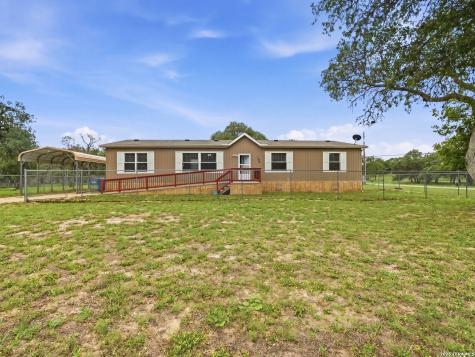 102 Mil Encinos Adkins TX 78101