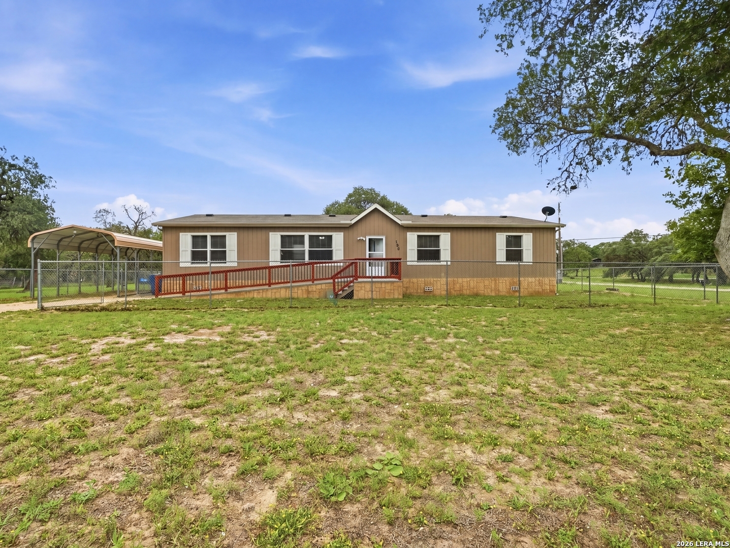 102 Mil Encinos Adkins TX 78101