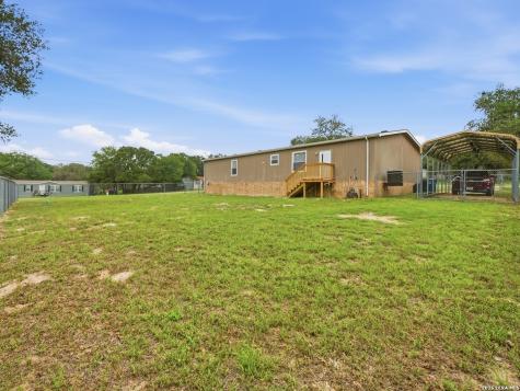 102 Mil Encinos Adkins TX 78101