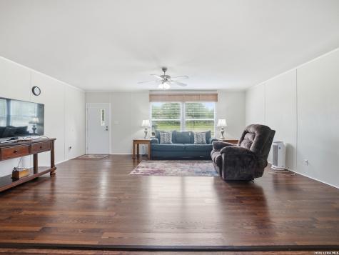 102 Mil Encinos Adkins TX 78101
