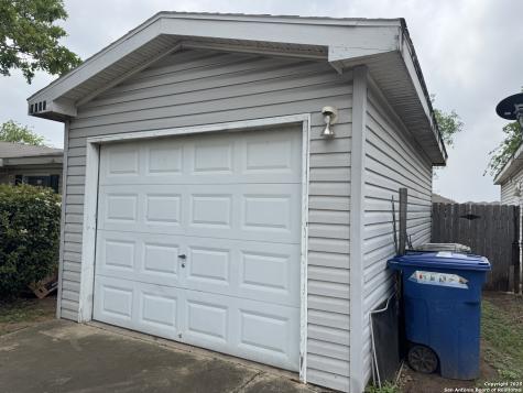 6010 Blind Meadow San Antonio TX 78222