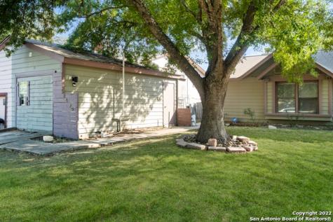8429 Forest Ridge Drive San Antonio TX 78239