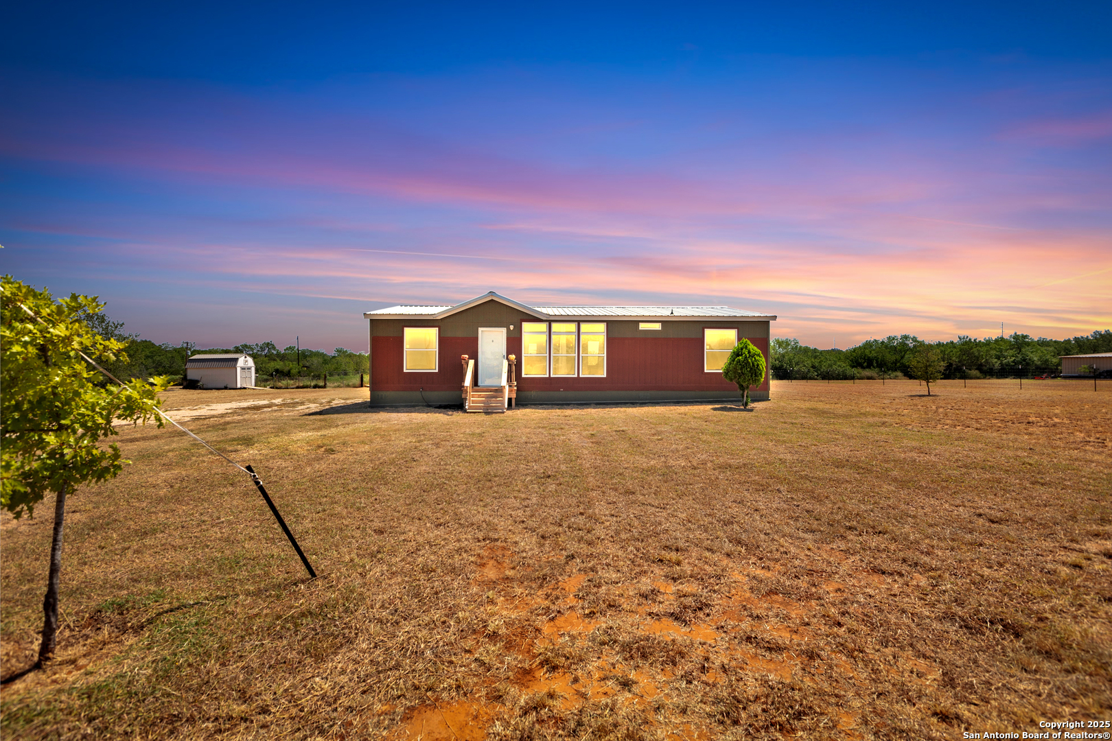 505 Lagunillas Charlotte TX 78011