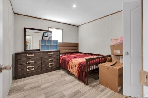 505 Lagunillas Charlotte TX 78011