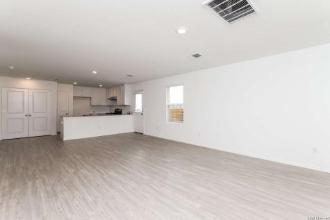 6634 Willow Landing Converse TX 78109
