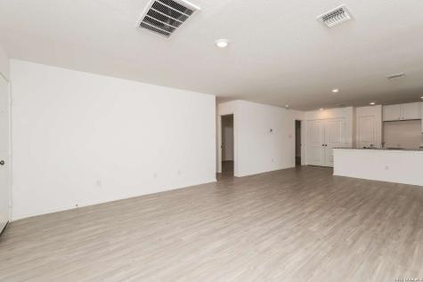 6634 Willow Landing Converse TX 78109