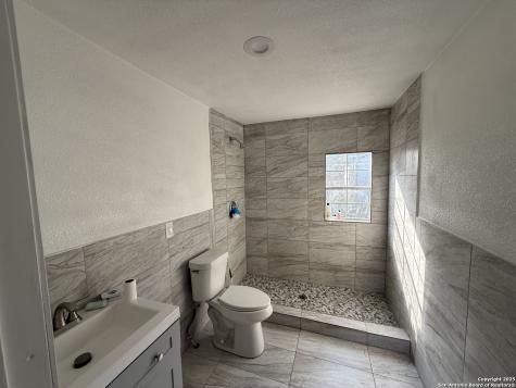 3948 State Highway 132 Lytle TX 78052