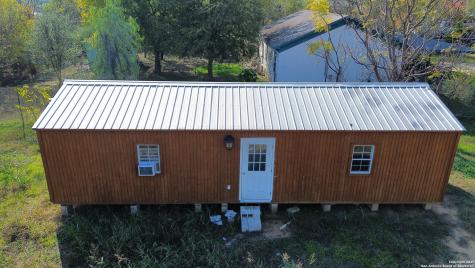 3948 State Highway 132 Lytle TX 78052