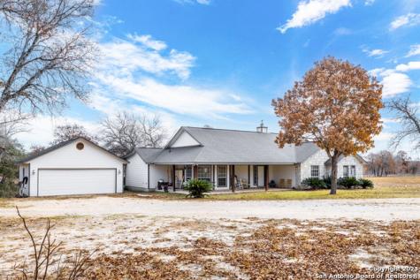 2211 County Road 770 Natalia TX 78059