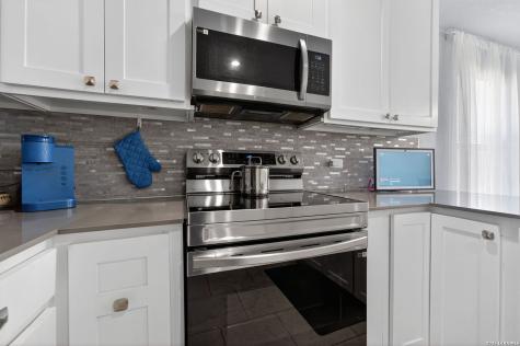 4326 Waterwood Pass Elmendorf TX 78112