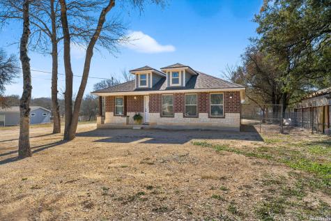 4326 Waterwood Pass Elmendorf TX 78112