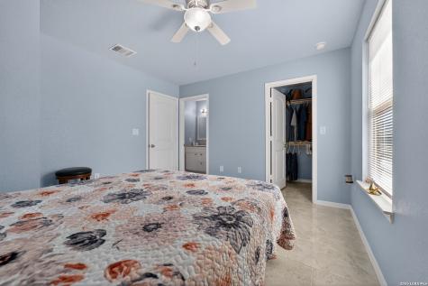 4326 Waterwood Pass Elmendorf TX 78112
