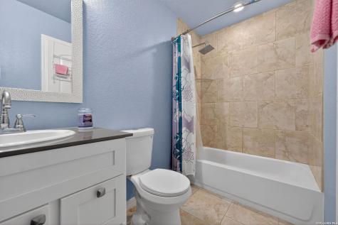 4326 Waterwood Pass Elmendorf TX 78112