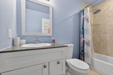 4326 Waterwood Pass Elmendorf TX 78112