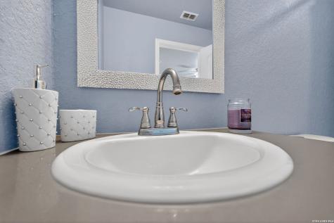 4326 Waterwood Pass Elmendorf TX 78112