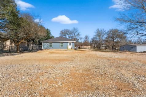 4326 Waterwood Pass Elmendorf TX 78112