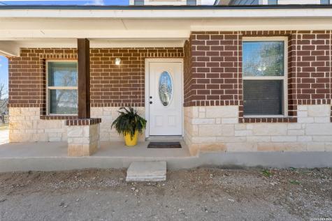 4326 Waterwood Pass Elmendorf TX 78112