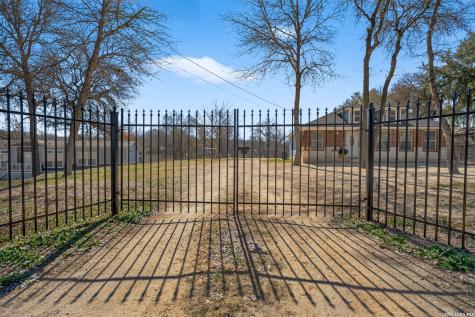 4326 Waterwood Pass Elmendorf TX 78112