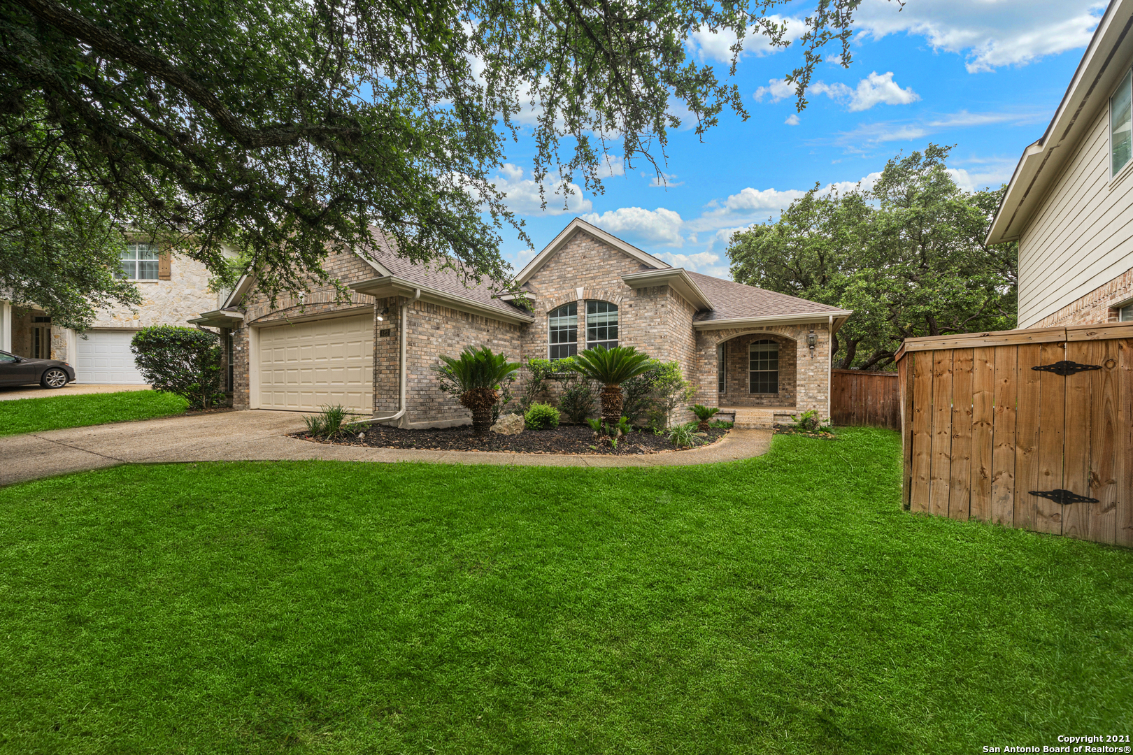 423 Elkgrove Court San Antonio TX 78260