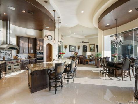 131 Champions Bend San Antonio TX 78258