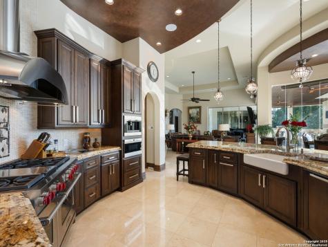 131 Champions Bend San Antonio TX 78258