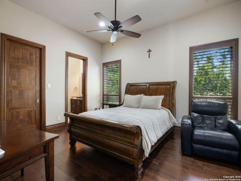 131 Champions Bend San Antonio TX 78258