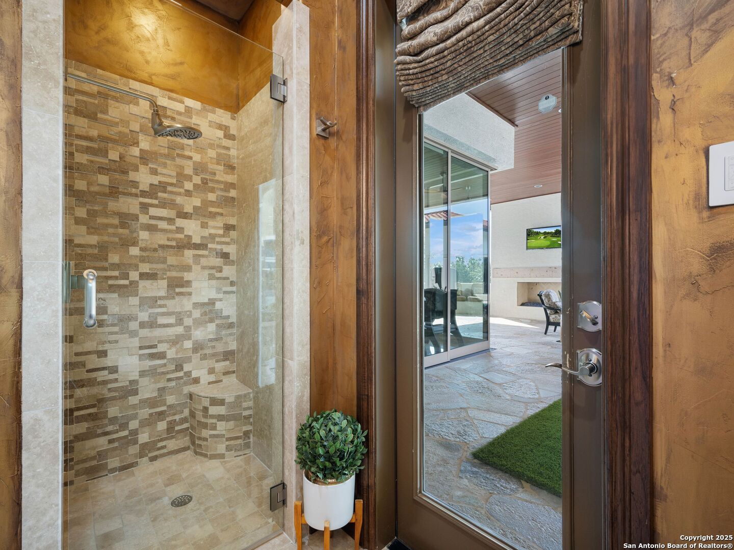 131 Champions Bend San Antonio TX 78258