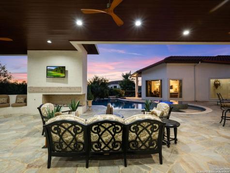 131 Champions Bend San Antonio TX 78258